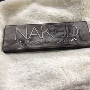 Naked urban decay smoky pallet brand new